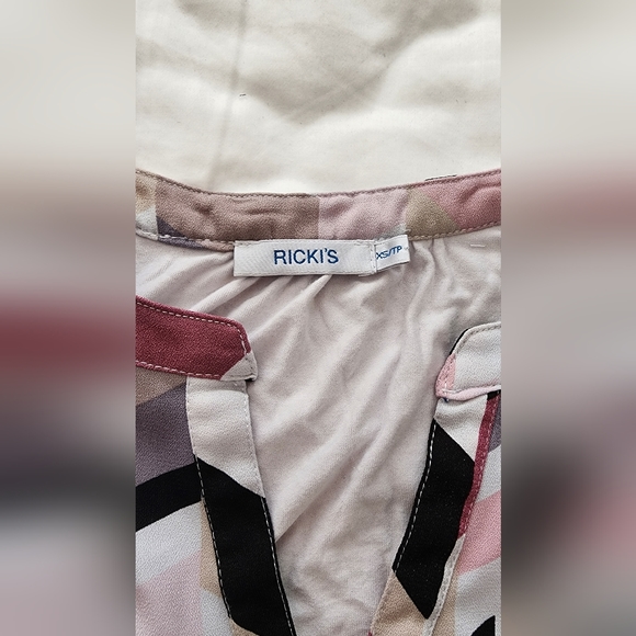 Top - Picture 3 of 3